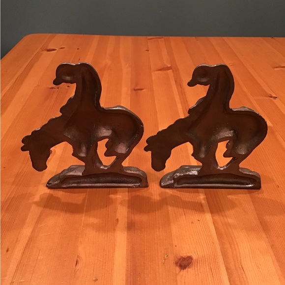 ANTIQUE NATIVE AMERICAN BRONZED CAST IRON BOOKENDS VINTAGE END OF THE TR… - Picture 4 of 10